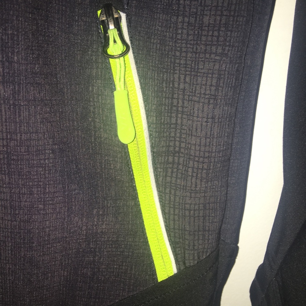 Water proof jacket - Picture 5 of 7